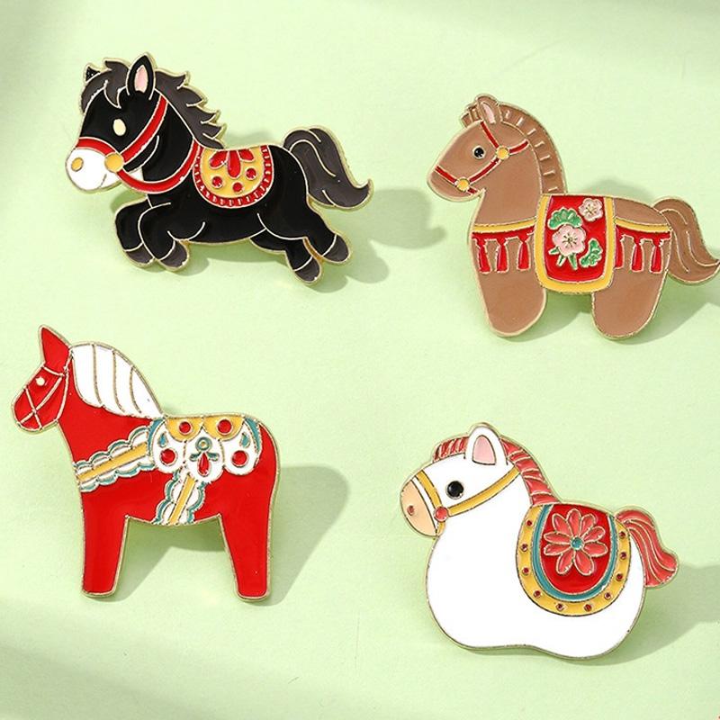 1Pc Horse Brooch New Year Gift Animal Clothing Accessories 2026 Zinc Alloy Cartoon Coforful Zodiac Emblem Sweater Pin