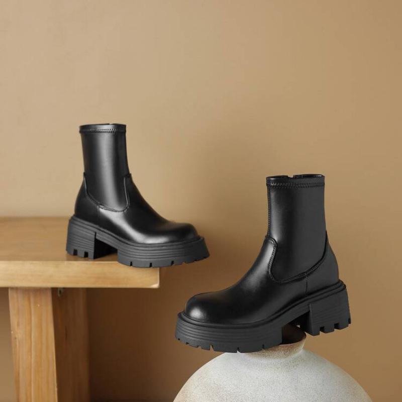 

Осенне-зимние кожаные полусапоги средней высоты женские на толстой подошве нескользящие кожаные ботинки большого размера на высоком каблуке с круглым носком корейская версия новые черные k 39