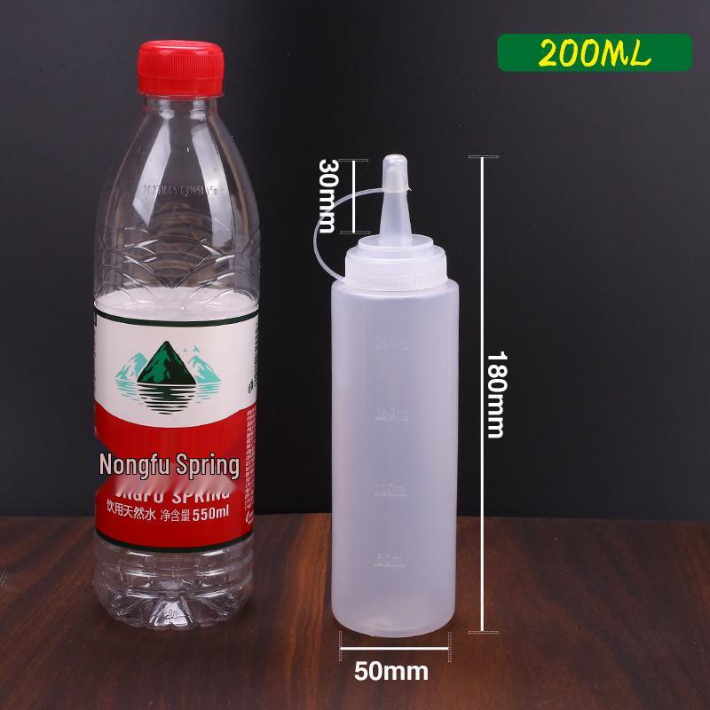Large 720ml PE Plastic Squeeze Bottle with Pointed Mouth for Salad Dressing and Tomato Sauce