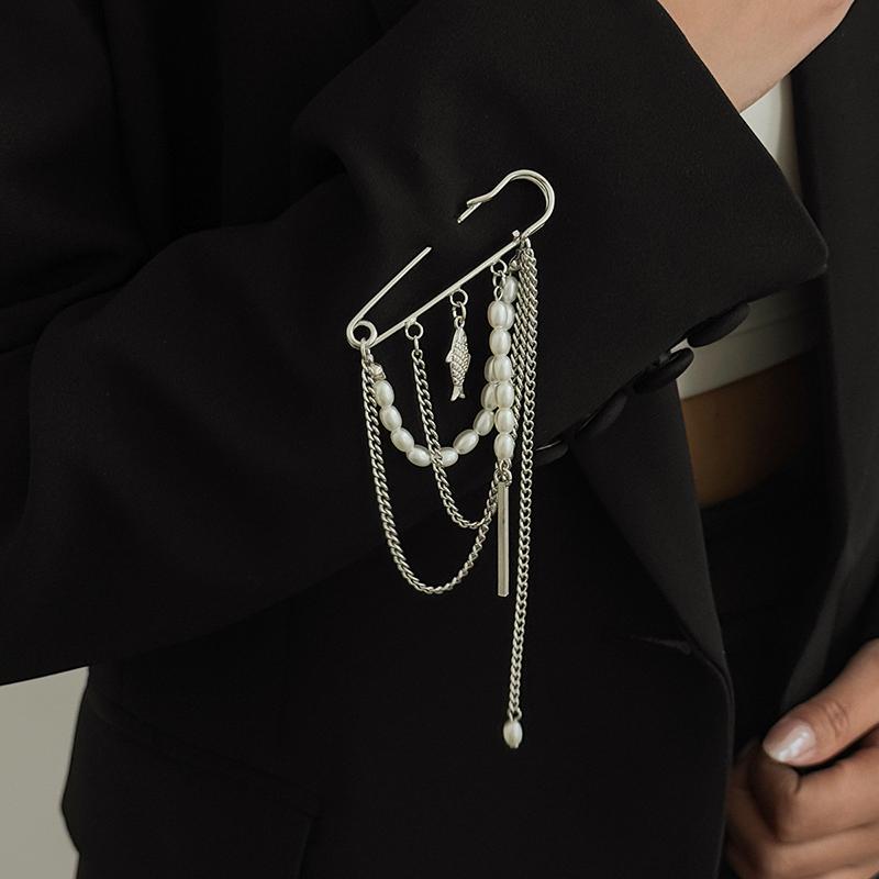 Gold Plated Pearl Chain Lapel Brooch With Dangling Tassel Fish Charm For Blazer Daily Wear Formal Occasions Fashion Jewelry
