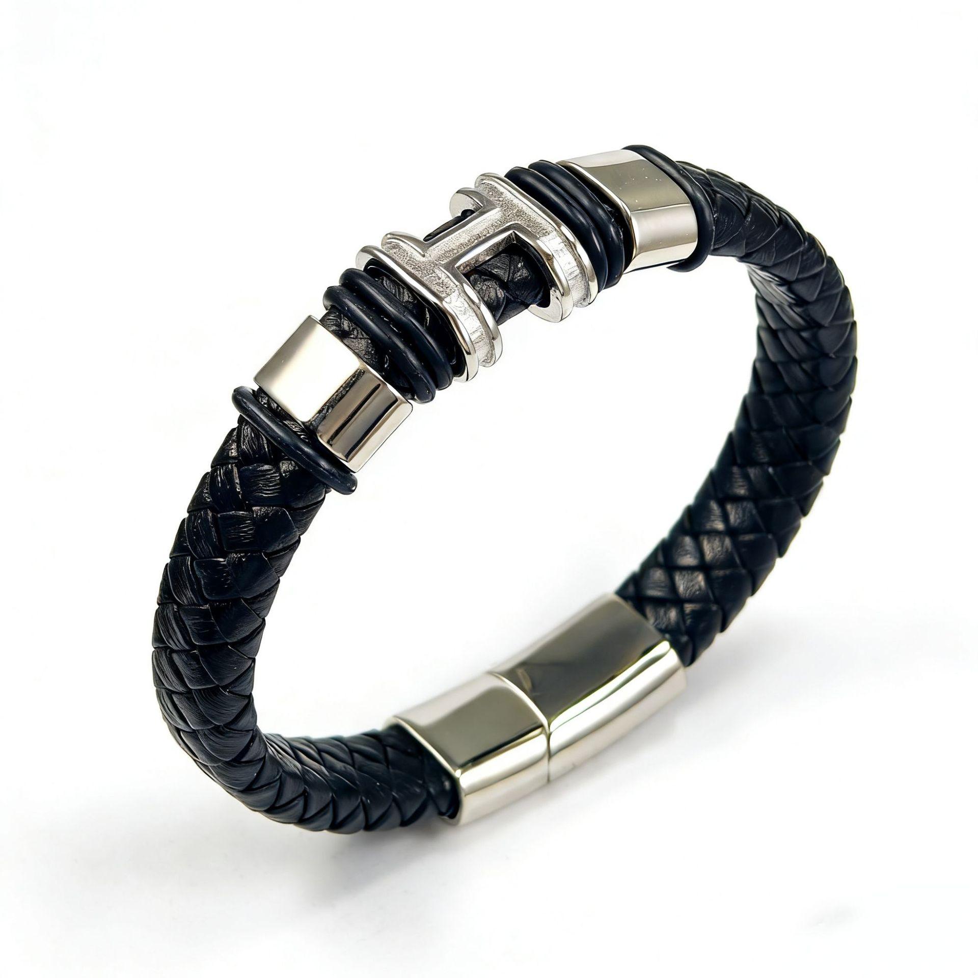 

2026 European and American Men s Leather Bracelet Bracelet Personalized Woven Bracelet Fashionable Personalized Simple Bracelet 21cm срібний