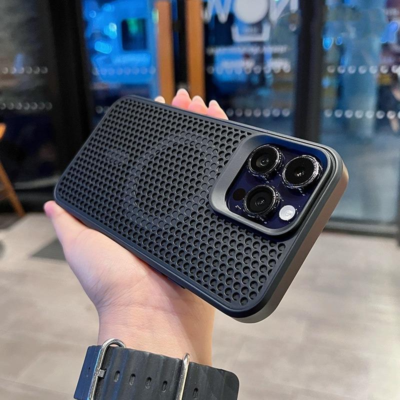 Ultra Thin Heat Dissipation Mesh Magnetic Case for iPhone 17 16 15 13 12 14 11 Pro Max for Magsafe Matte Shockproof Hard Cover