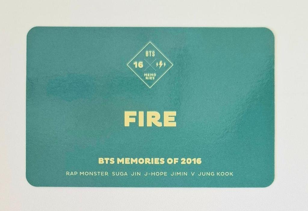 [USED] BTS MEMORIES OF 2016 Photobook + Trading Card (G784)