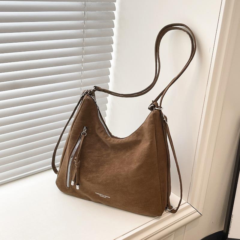 

2 Winter new niche high-value women s bags, simple and fashionable handbags, trendy shoulder messenger bags коричневый