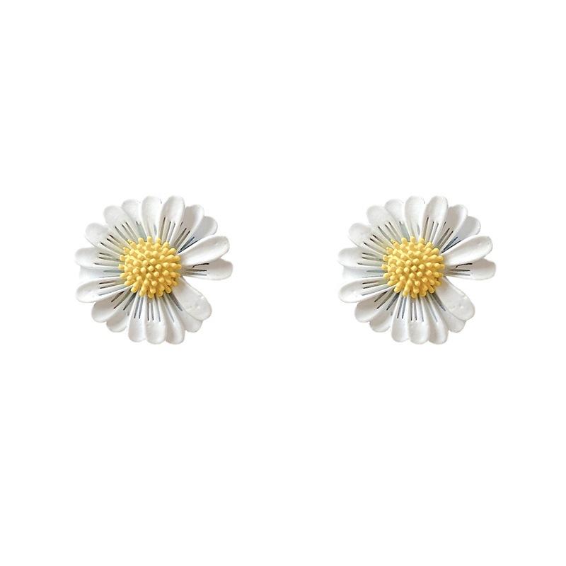 Chrysanthemum Stud Earrings Temperament Small Daisy Earrings Female Simple Hyunya Small Personalized Earrings