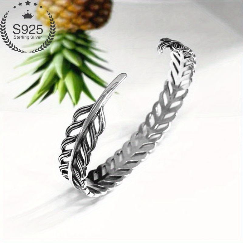 1Stylish S925Vintage bracelet with hollowed-out leaf design for women The vintage floral pattern with leaf motifs and blooming feather designs is an