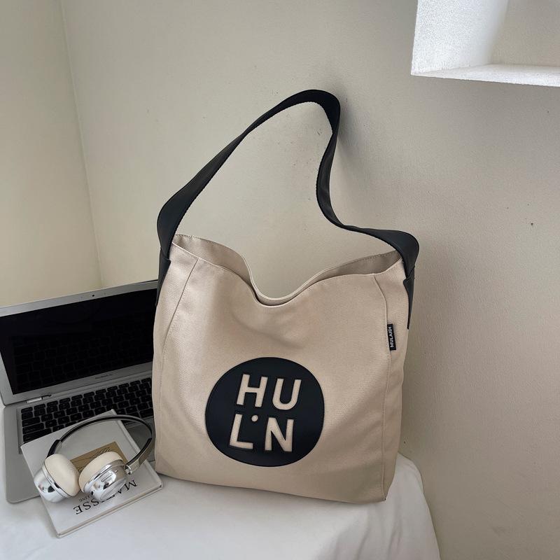 

Вместительный повседневный рюкзак с тиснением в виде букв, плиссированная сумка-тоут, сумка на одно плечо, высокий уровень внешнего вида бежевый