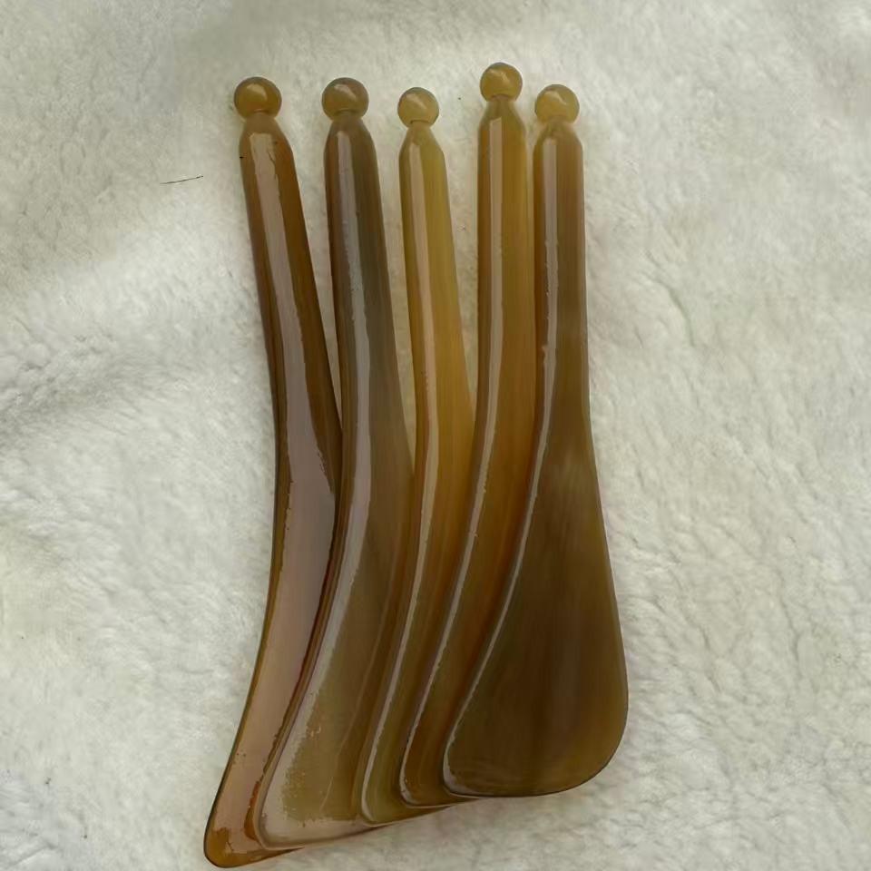 Ochsenhorn Gua Sha Stab: Schönheits-Gesichtsmassage & Meridian-Schabewerkzeug mit fächerförmiger Platte für den Augenbereich.