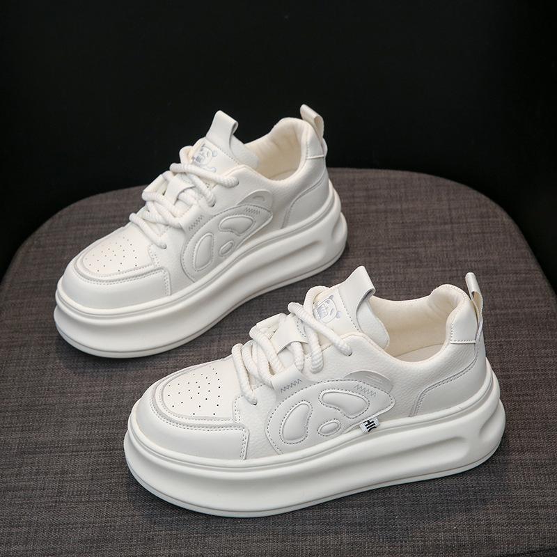 Plateau-weiße Schuhe Brot Neue Frühjahrs- und Herbst-vielseitige Nischenschuhe Plateau-Freizeit-Schwarz-Weiß-Board-Schuhe