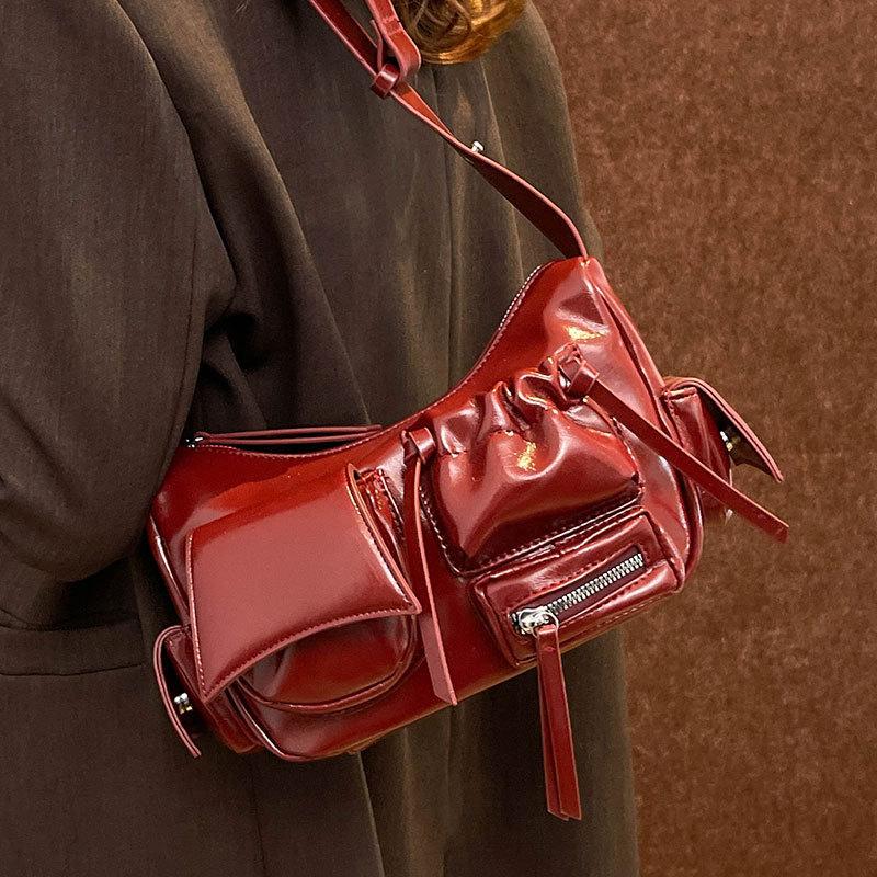 Retro personalized locomotive style casual messenger bag bag fashion niche high-end texture retro oil wax pitot women's bag