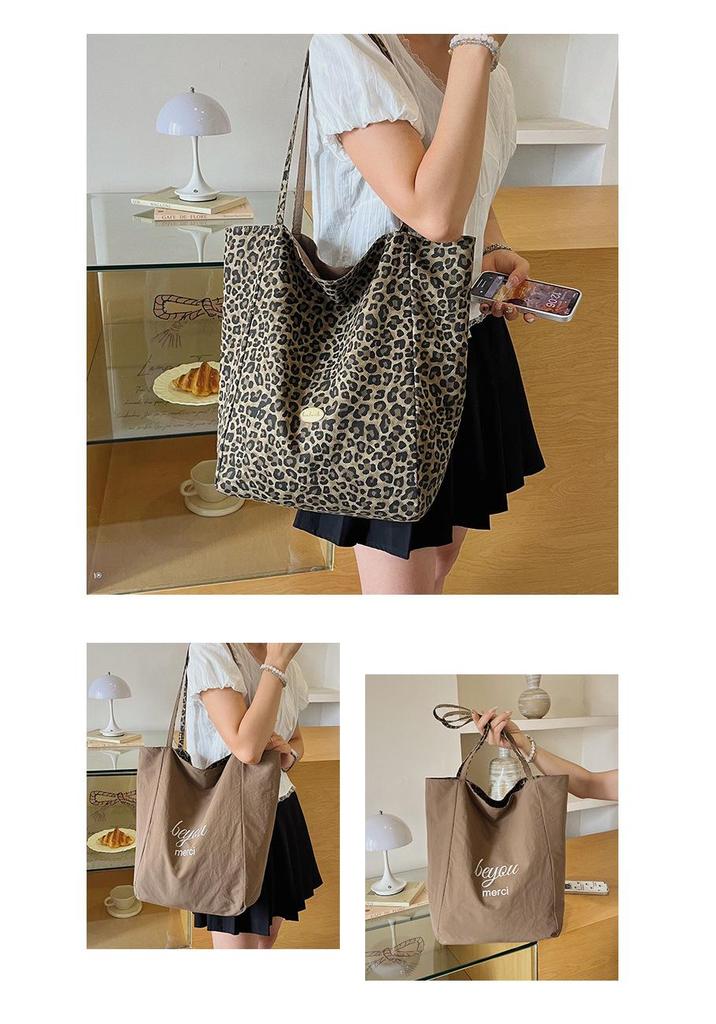 Borsa a Tote in Tela con Stampa Leopardo: Moda Donna 2026, Grande Capacità, Borsa a Spalla Casual per Autunno/Inverno.
