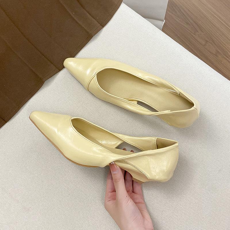 New Women's Shoes Spring and Autumn Low-heeled Single Shoes Cat-heeled Shoes Women's Oil Wax Leather Fashionable and Comfortable Pointed Hollow