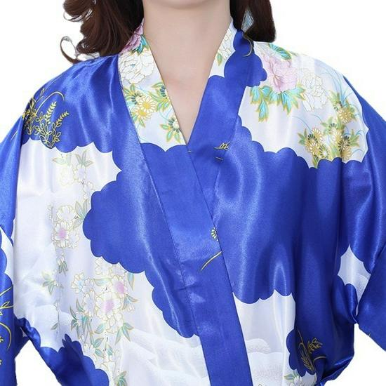 Εξαιρετικά Μακρύ Γυναικείο Μεταξωτό Ρόμπα Γκέισας σε Φλοράλ Σατέν Σχέδιο