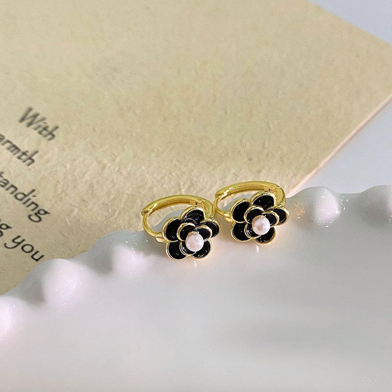 

Серьги-пряжки из жемчуга Камелия, легкие, роскошные, высокого класса, новые стильные серьги, нишевые серьги