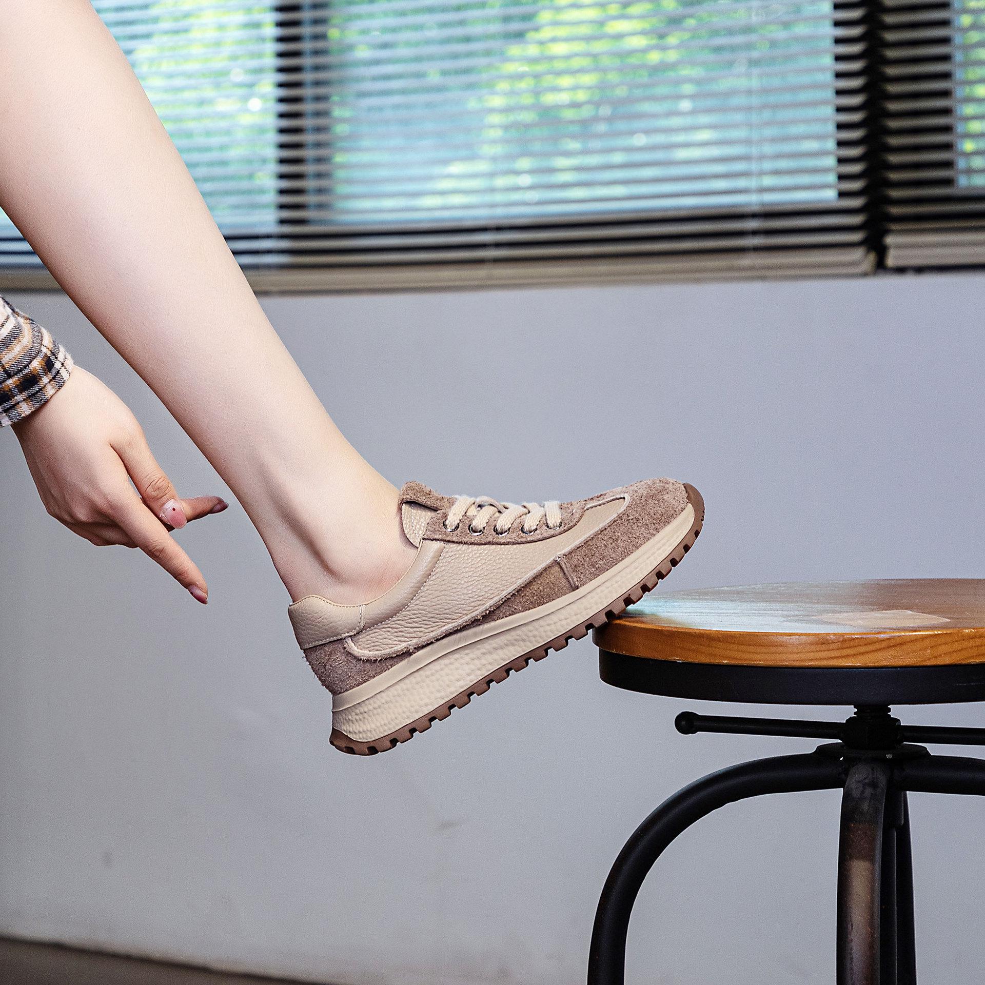 

Женская повседневная спортивная обувь из коровьей кожи, осень 2024 г. — толстая подошва, тонкая талия, универсальная. 36