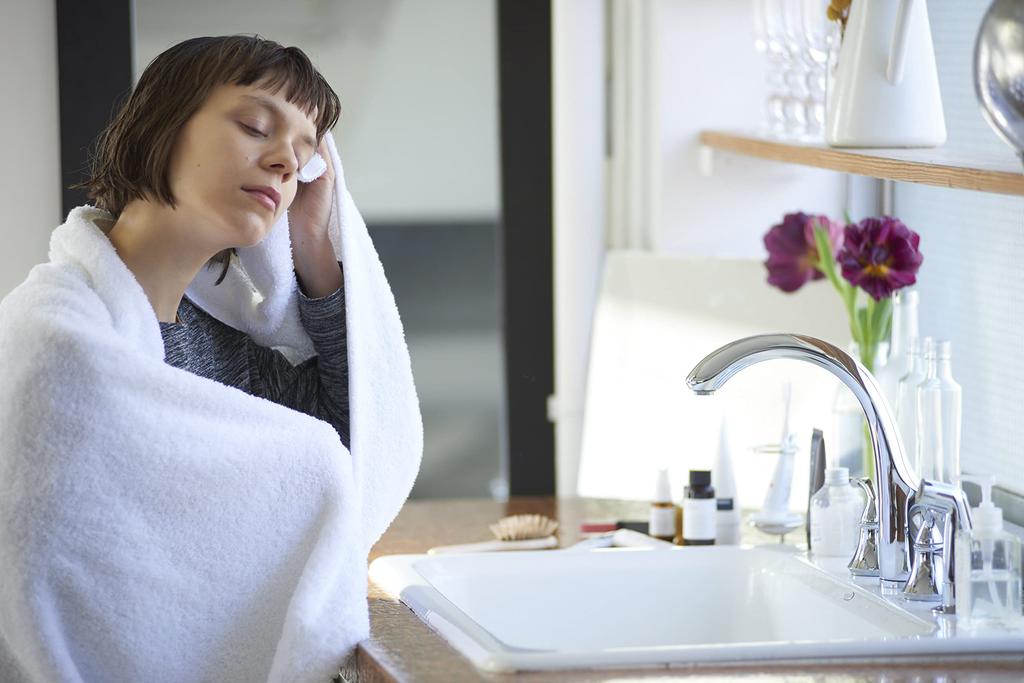 TRUE TOWEL Classic SUGOI Bath Towel, High-quality Imabari Towel (white)