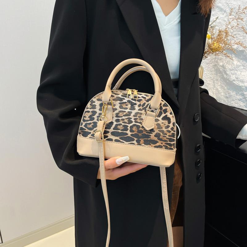 2025 Spring New Temperament Leopard Print Simple Commuter Shell Bag Foreign Style Casual Fashion Beautiful Shoulder Messenger Bag