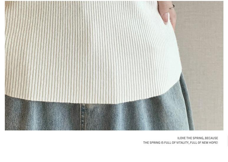 2026 Fall/Winter Women's Knit Sweater with Hollow Neck Design