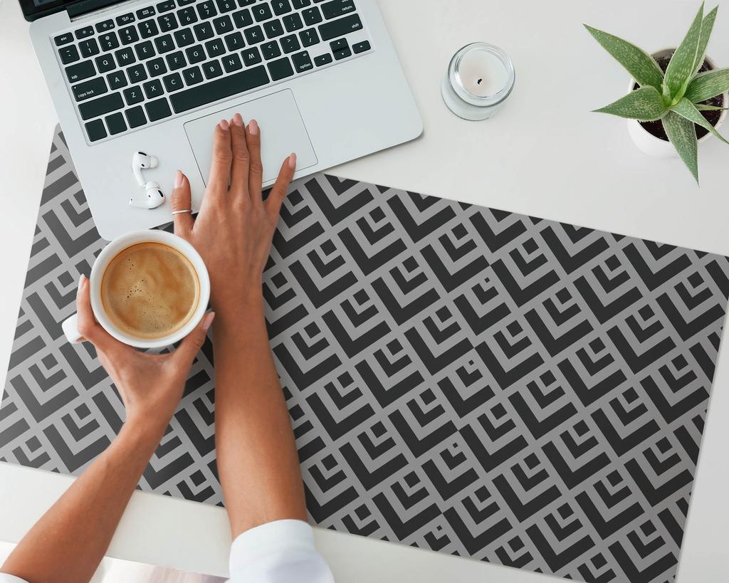 Anti-slip Desk Mat with Retro Geometric Pattern 90x45 cm