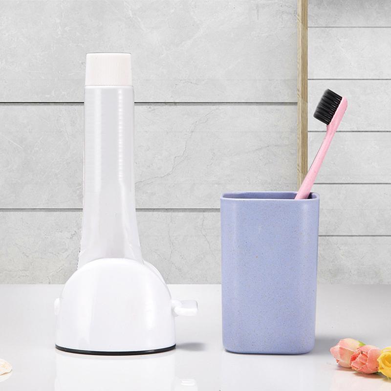 1Pcs Rolling Toothpaste Squeezer Cream Tube Squeezing Dispenser Creative Tooth Paste Holder Creative Bathroom Accessories Sets