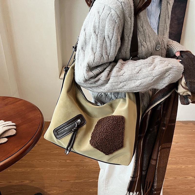 Backpack Women's 2025 New Frosted Large Capacity Commuter Bag Versatile Premium Fashion Shoulder Bag