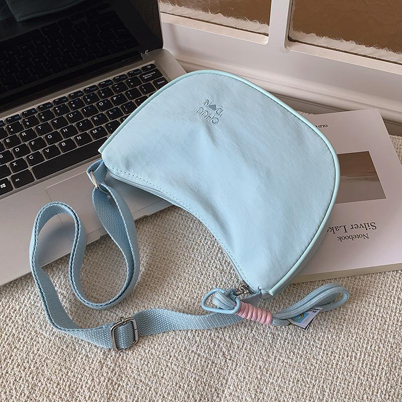 Casual bag women's autumn and winter new fashion versatile shoulder messenger bag niche design dumpling bag