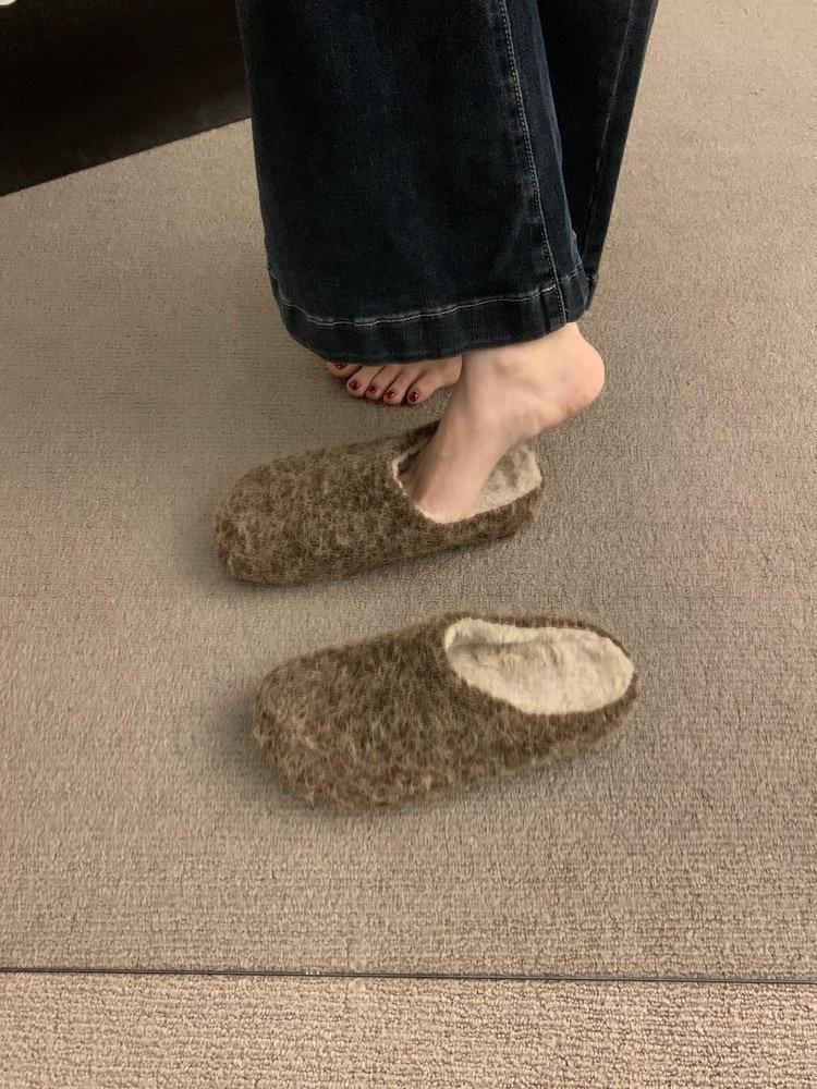 

Тапочки с волосатыми пальцами женские носят полуподдерживающую обувь с мягкой подошвой и флисовые биркенштоки, ретро уродливые и милые универсальные бокенштоки 40