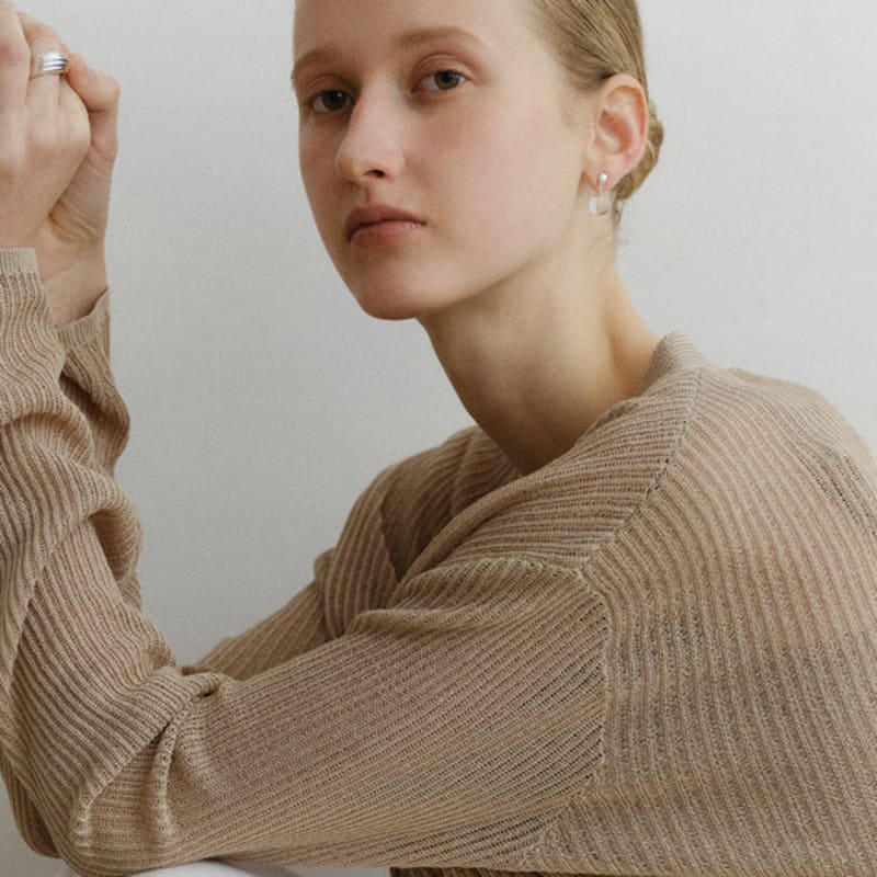 Ovbeige [VEI] 925silver WHITE QUARTZ BELL EARRINGS