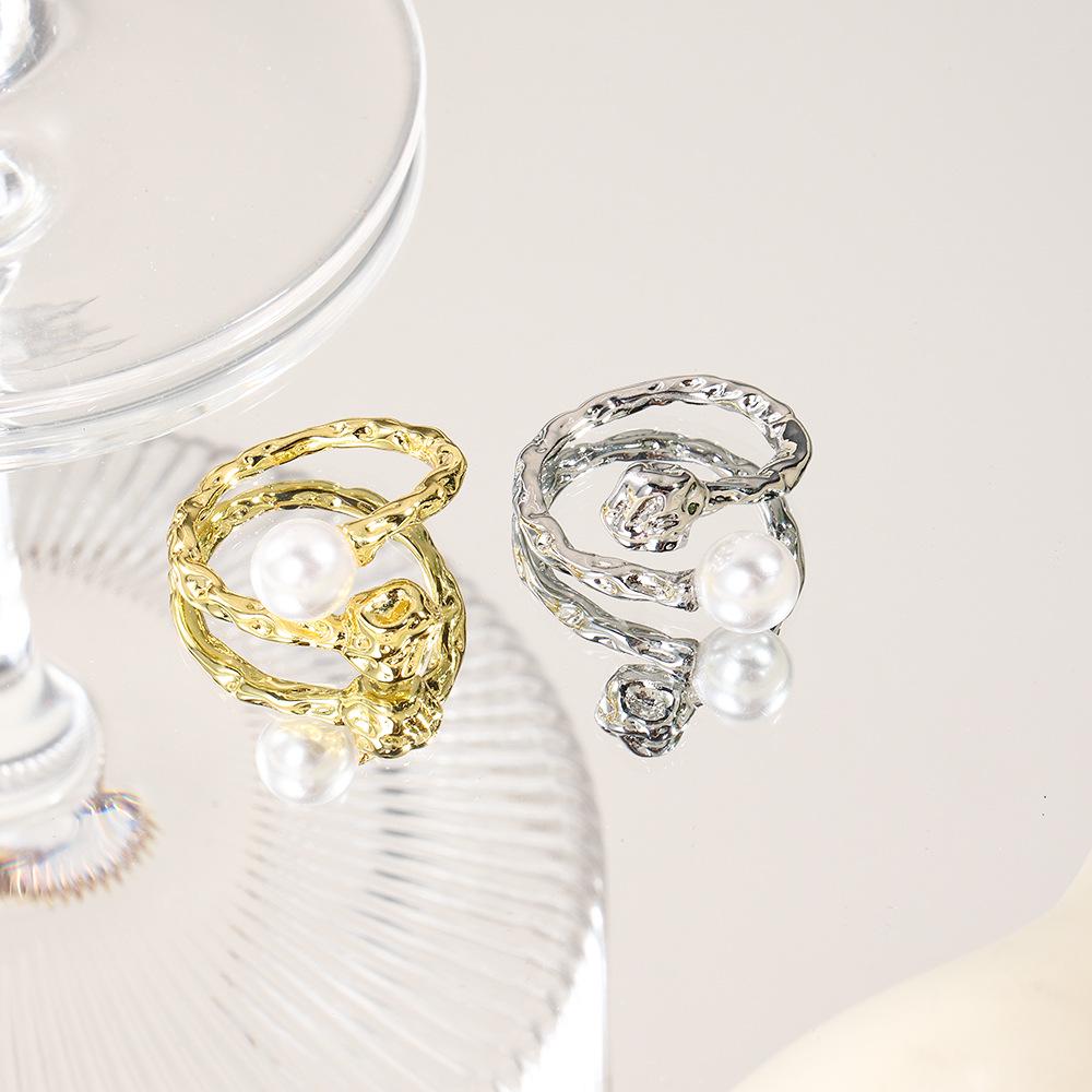 

Copper-Plated 18k High-End Imitation Pearl Snake Head Adjustable Ring