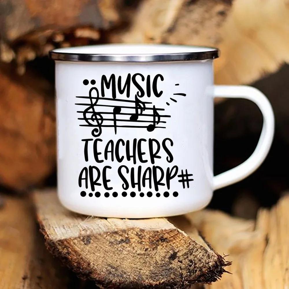 

Музыка Английский Учитель История Печатные кружки Белая эмалированная кружка для горячего какао Ручка для питья сока Чашки для дома и офиса Подарки на праздники 301-400ml