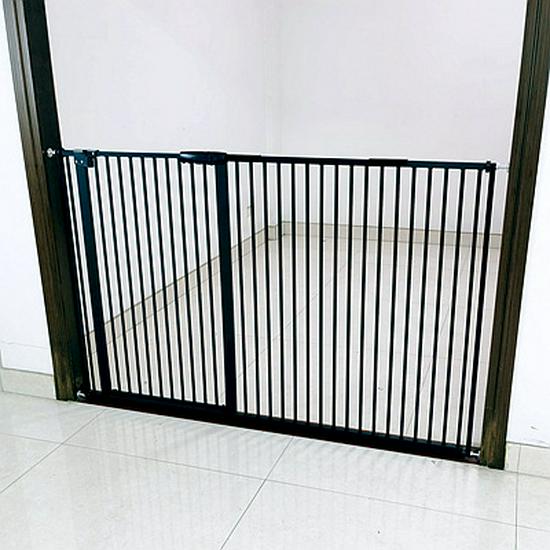 Child & Pet Door Guard: No-Punch Dog & Stairwell Fence Pole for Safe Isolation