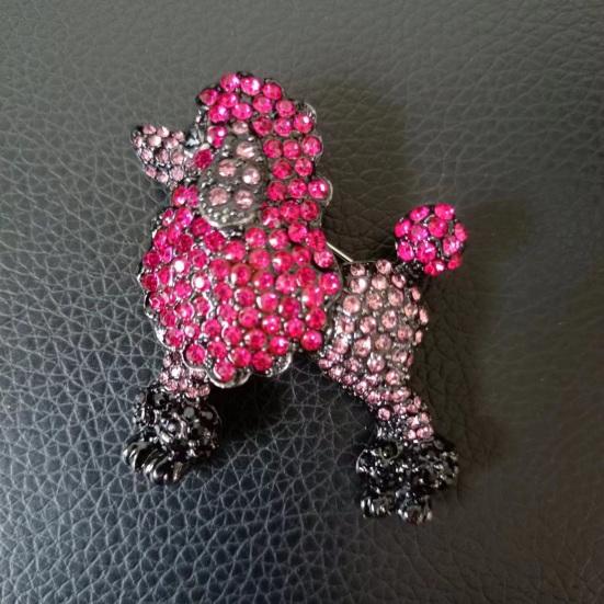 Criativo bonito poodle cão forma broche espumante strass casaco lapela pino vestido xale cachecol chapéu animal emblema jóias presente