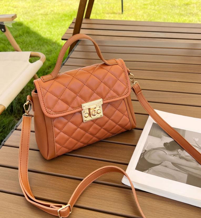 

Ladies handbag, crossbody, shoulder bag, fashionable underarm bag, commuting buckle handbag