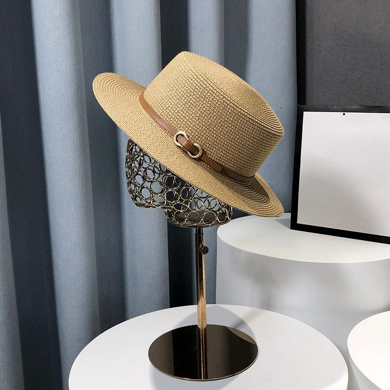 Women's Rivet Belt Decoration Simple Fashion Flat Beige Sunshade Straw Hat for Going Out and Playing, Seaside Vacation Dressing