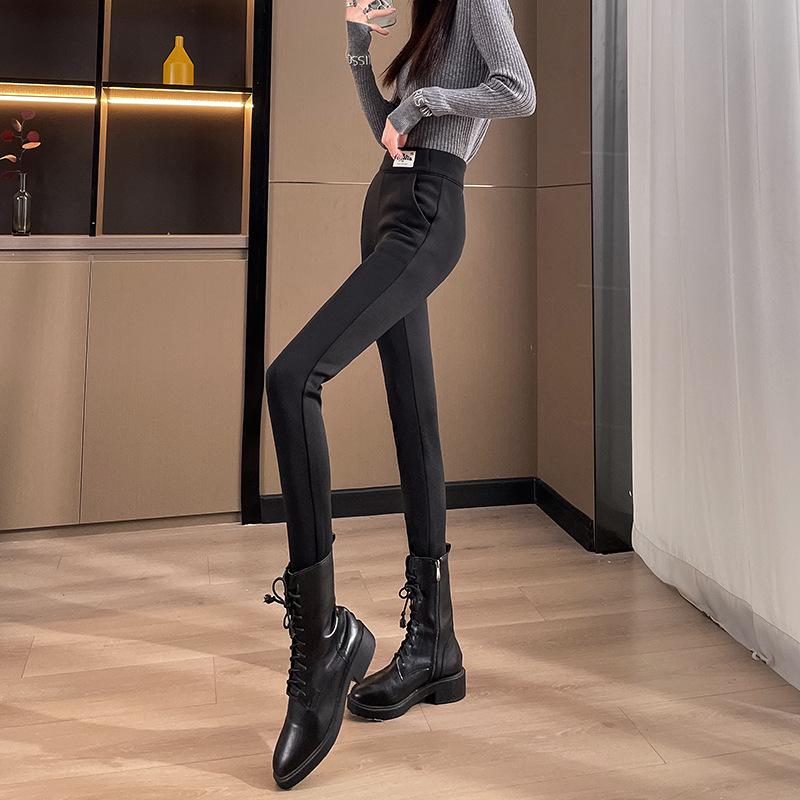 

Women s Fleece-Lined High-Waisted Leggings - Thick, Warm Shark Pants for Autumn & Winter L