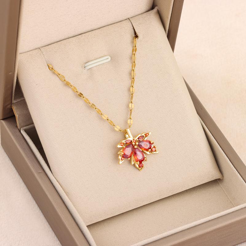 New Fashion Love Memory Red Maple Leaf Pendant Necklace For Women Cute Romantic Female Neck Chain Ladies Stainless Steel Jewelry