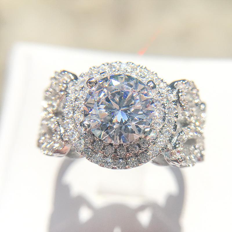 Ensemble de Bagues de Couple Européennes et Américaines de Luxe Micro-Incrustées de Diamants: Alliances et bagues de fiançailles en zircon (R5483)