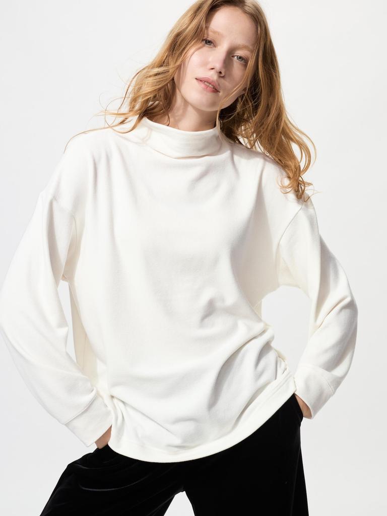 Uniqlo SofT KniT Fleece Mock Neck T