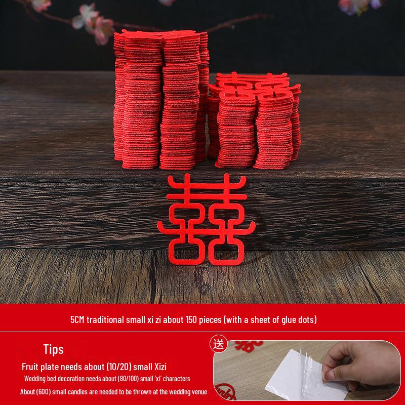 Decoração de Quarto de Casamento Dupla Felicidade: Adesivos e Arranjos Jogados à Mão para Preparação da Cerimônia