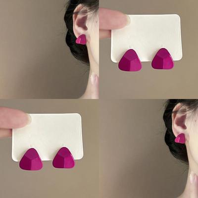 Pendientes de Triángulo Rojo Rosa - Simples, Versátiles, Lujo Ligero para Mujer