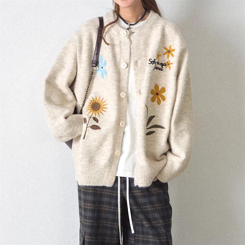 2026 Retro Floral Knit Cardigan: Trendy Women's Loose Fit Autumn/Winter Sweater Coat