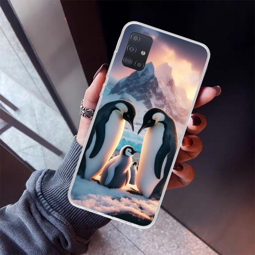 Penguins Love At The North Pole Phone Case For Samsung Galaxy A12 A52S A42 A32 A22 A51 A50 Note 20 Ultra 10 S10 Plus A71 A70 A31