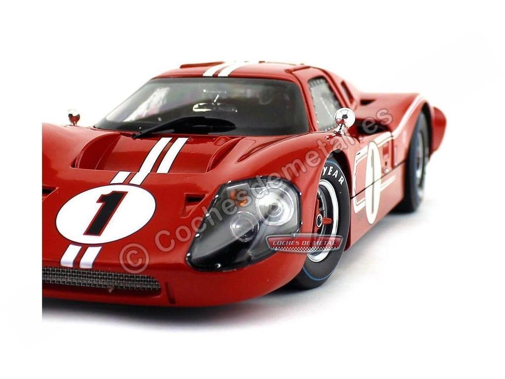 ShelbyCollect Shelby Collectibles Scale Model Ford GT40 1967 Le Mans 24 Hours Winner Foyt 1/18 Car Mk.IV #1 D. Gurney/A.J.