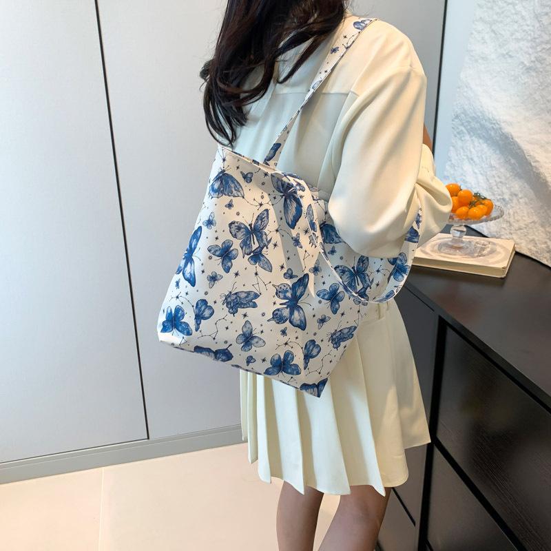 Simple and Fashionable Large Capacity Commuting Tote Bag In Summer New Trendy Retro Work One-shoulder Commuting Bag