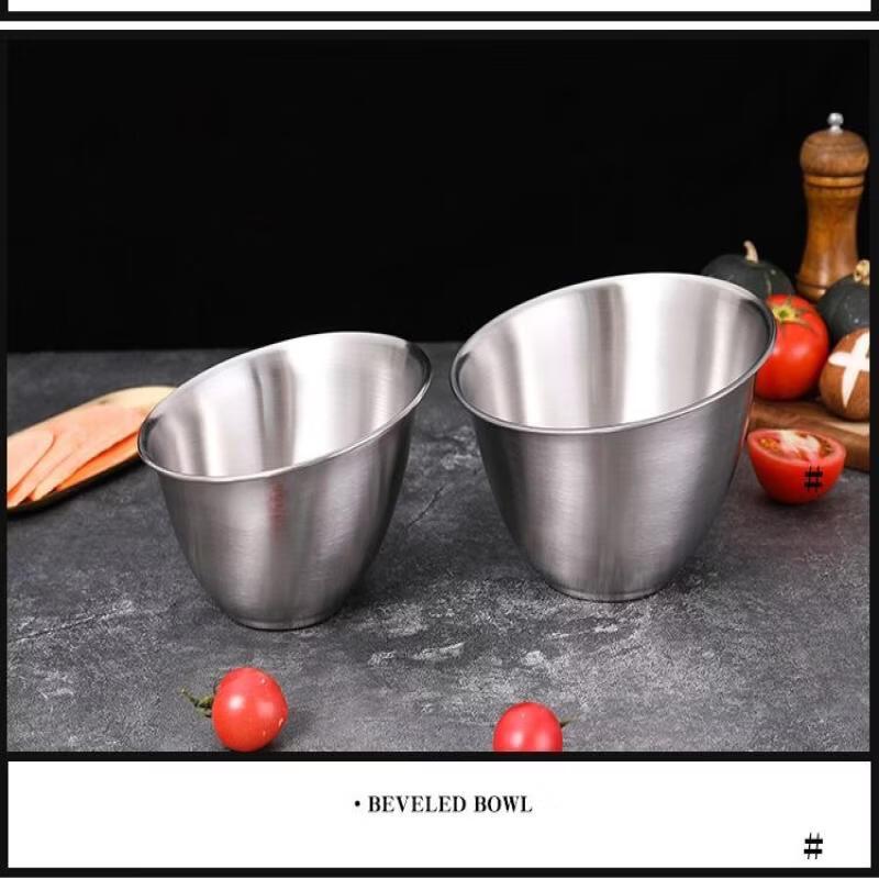ZISIZ Stainless Steel Slanted Serving Bowl 18cm