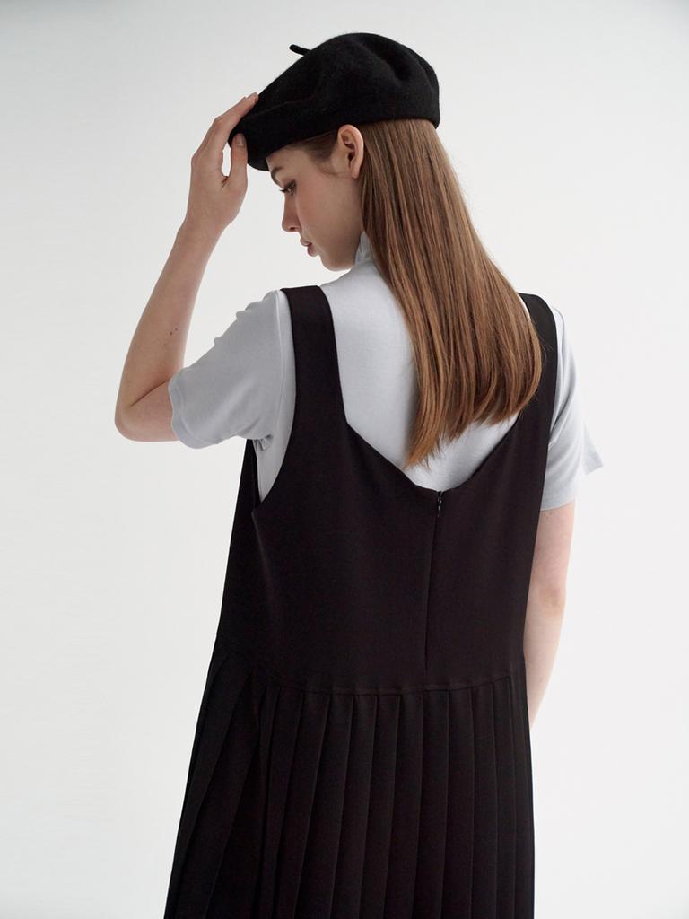 LOYALDECIDE Fine Pleated Dress Black