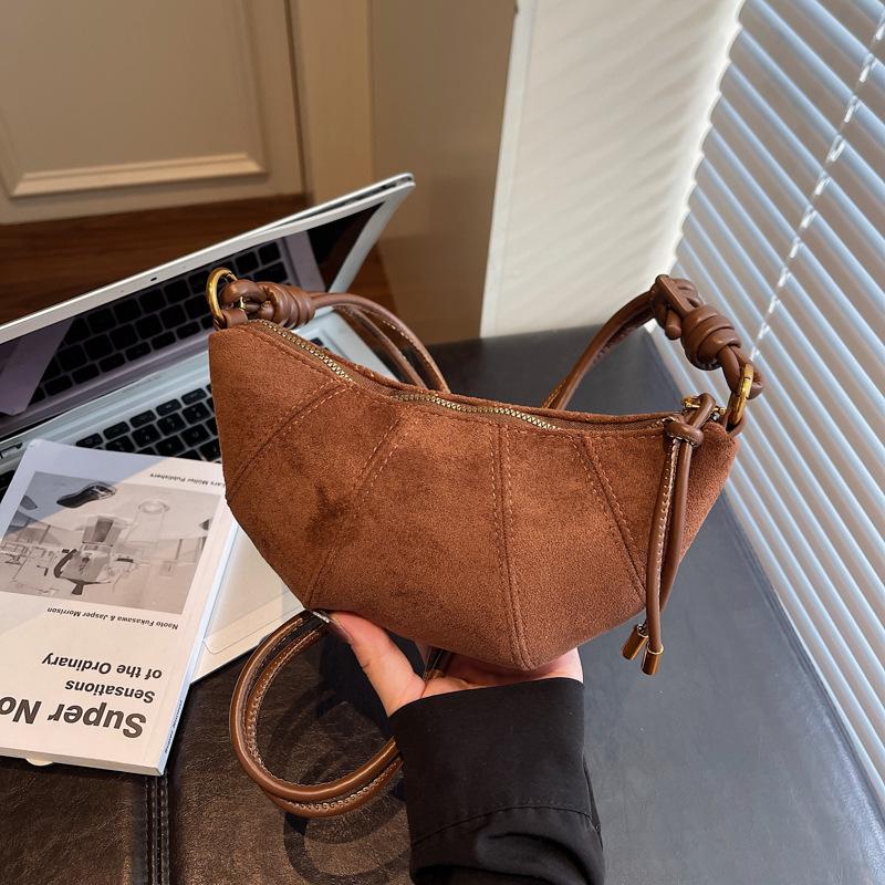 

Croissant bag autumn and winter new women s bag fashionable and casual retro fleece cowhide bag single shoulder messenger bag underarm bag коричневый