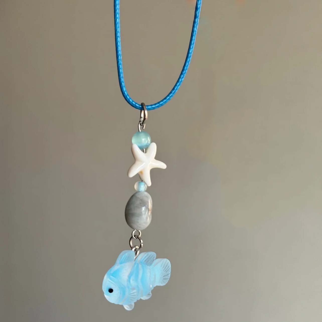 

Винтажные милые ожерелья с подвеской в виде рыбы-клоуна для женщин и девочек, классное ожерелье-чокер для отдыха на море, ювелирные изделия для пар, аксессуары синий