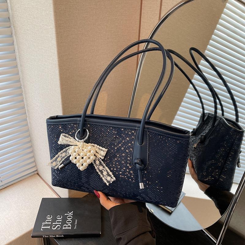 Premium foreign gas bag women's large capacity 2025 new niche summer snakeskin pattern shoulder underarm bag tote bag