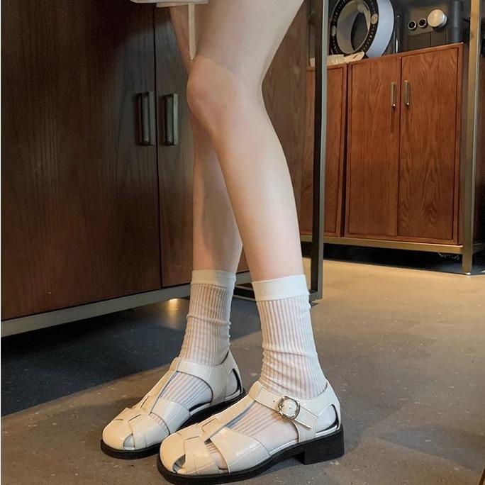 Roman style woven design square head hollow bag head soft surface sandals women's summer